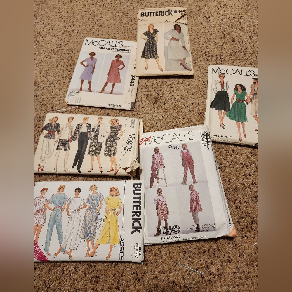 Lot of 6 plus size vintage patterns
